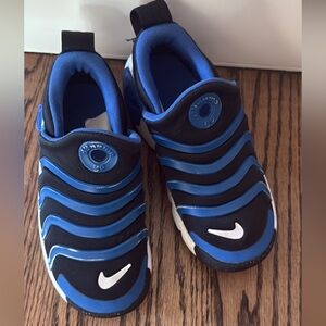 Nike Kids Black and Blue Slip-On Sneakers